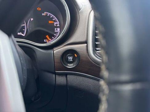 Used 2015 Jeep Grand Cherokee Overland w/ Advanced Technology Group image 27