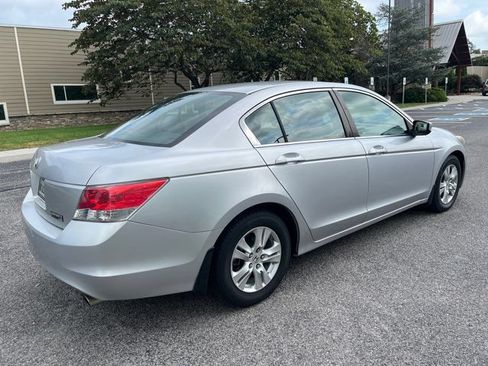 Used 2010 Honda Accord LX-P image 4
