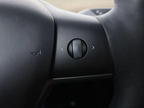 Used 2023 Tesla Model 3 Standard Range image 35