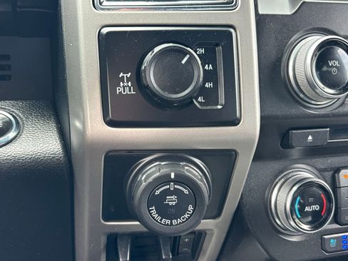 Used 2018 Ford F150 Lariat w/ Equipment Group 502A Luxury AWD/4WD image 6