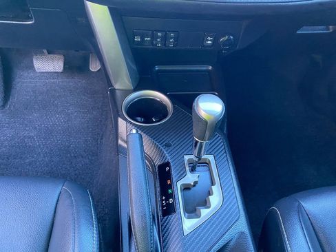 Used 2014 Toyota RAV4 Limited image 18