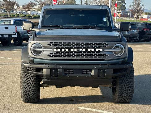 Used 2023 Ford Bronco Badlands image 9
