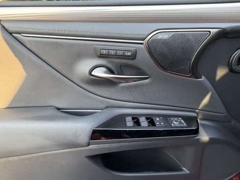 Used 2024 Lexus ES 350 F Sport w/ Accessory Package (Z2) FWD image 13