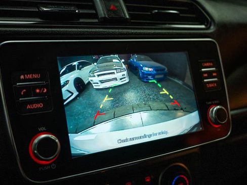 Used 2025 Nissan Leaf S image 18