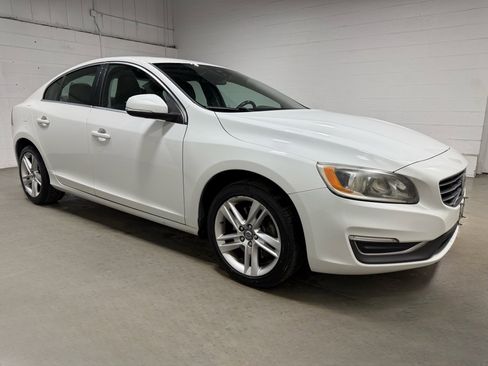 Used 2014 Volvo S60 T5 image 3
