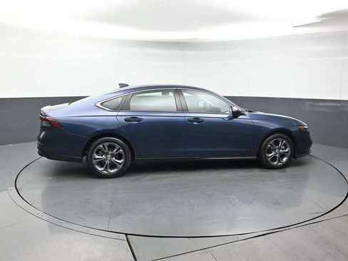 Used 2023 Honda Accord EX image 7