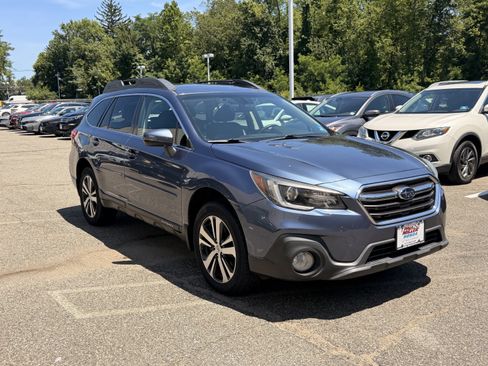 Used 2018 Subaru Outback 2.5i Limited AWD/4WD image 3