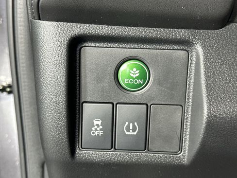 Used 2022 Honda HR-V LX image 18
