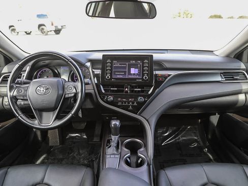 Certified 2022 Toyota Camry SE image 13