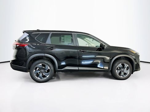 Used 2025 Nissan Rogue SV image 10