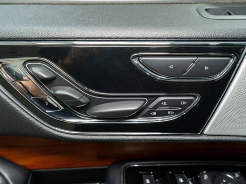 Used 2019 Lincoln Navigator L Reserve image 15