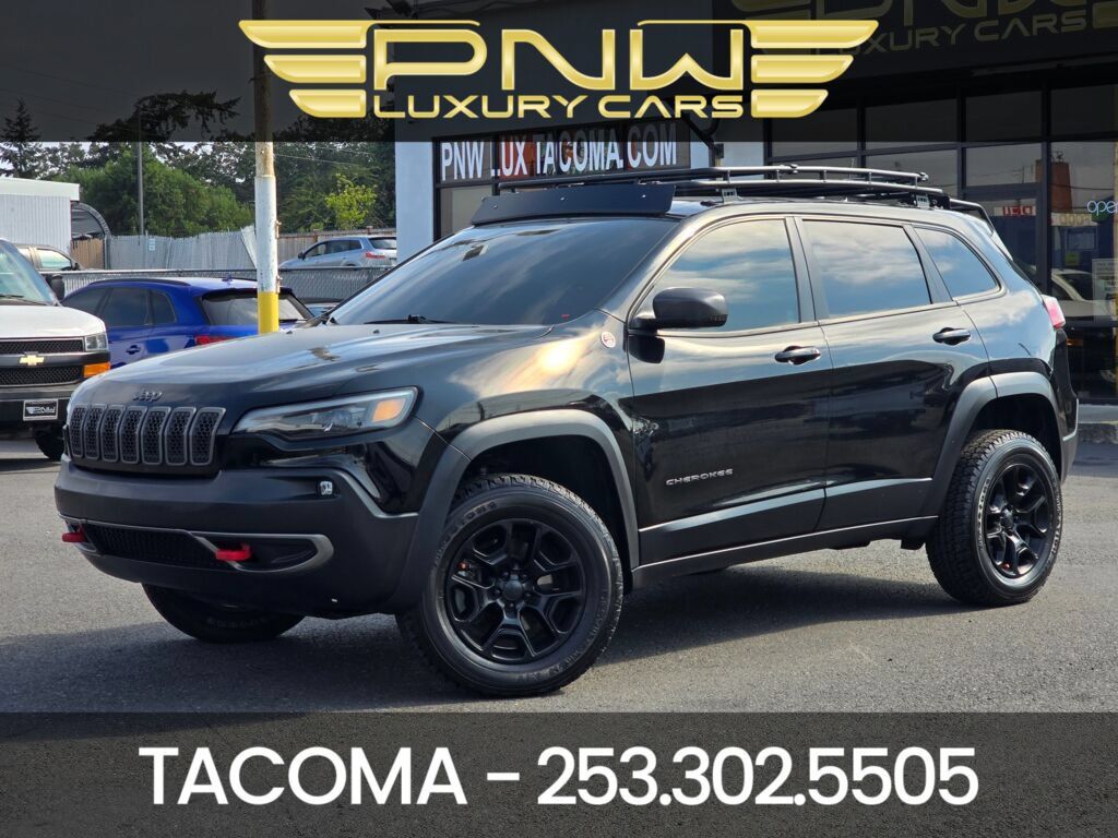 Used 2019 Jeep Cherokee Trailhawk AWD/4WD image 1