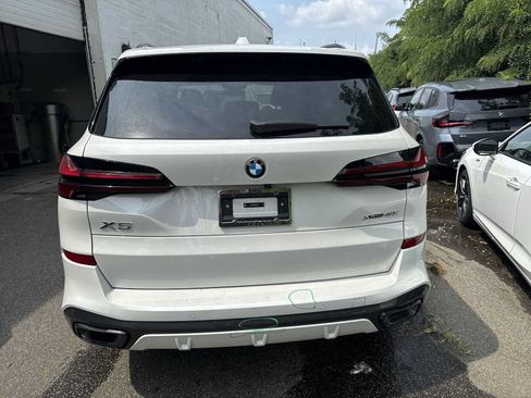 Used 2024 BMW X5 xDrive40i w/ M Sport Package AWD/4WD image 7