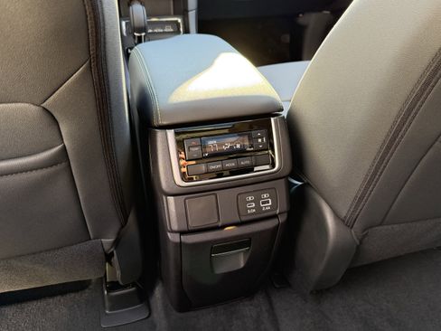 Used 2025 Subaru Ascent Onyx Edition w/ Popular Package #2 image 33