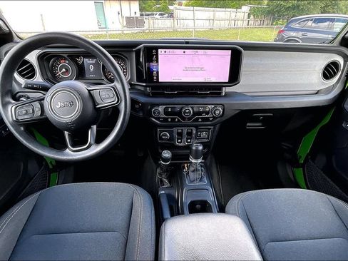 Used 2025 Jeep Wrangler Sport AWD/4WD image 7