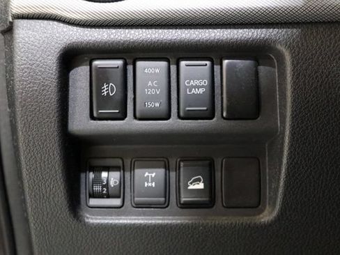 Used 2018 Nissan Titan PRO-4X AWD/4WD image 21