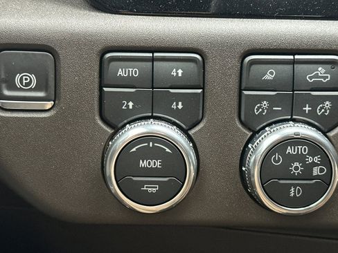 Used 2025 GMC Sierra 1500 SLT w/ SLT Premium Plus Package image 42