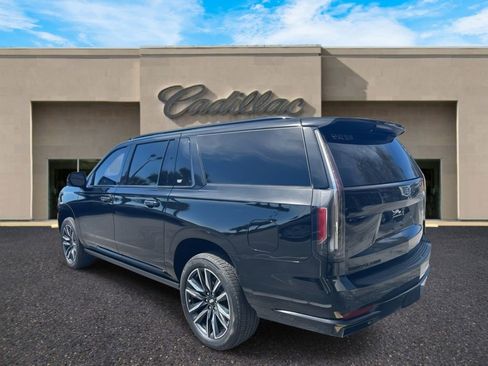Certified 2023 Cadillac Escalade ESV Sport Platinum image 5