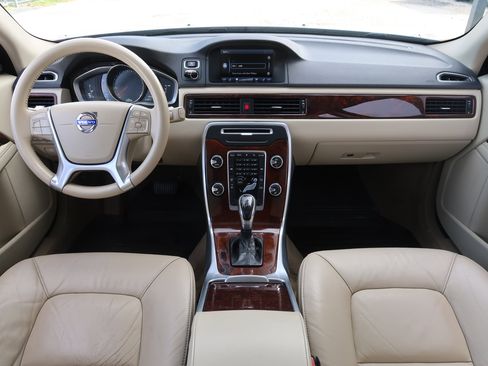 Used 2014 Volvo XC70 3.2 image 11