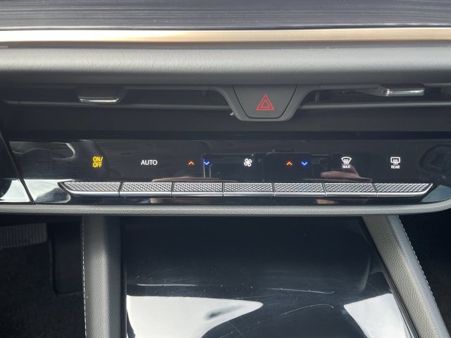 Used 2024 Buick Envision Avenir AWD/4WD image 19