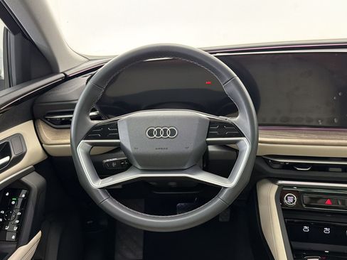 Certified 2025 Audi Q5 Premium w/ Convenience Package AWD/4WD image 17