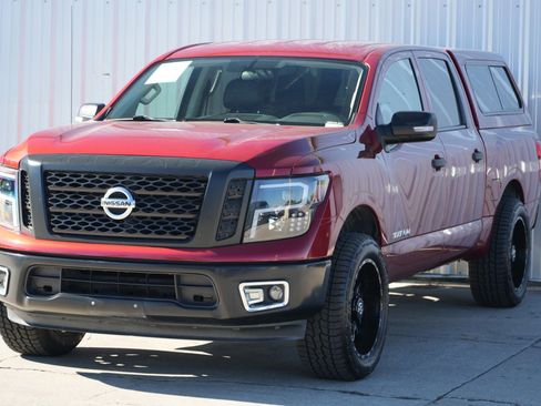 Used 2017 Nissan Titan S image 37
