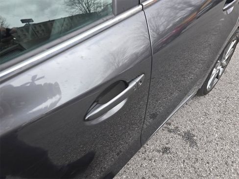 Used 2018 MAZDA MAZDA3 Grand Touring image 12