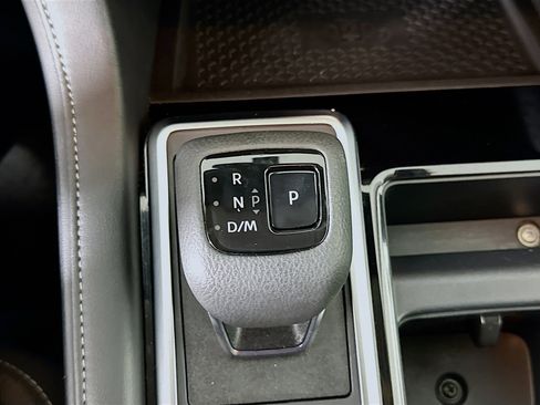 Used 2025 Nissan Pathfinder SL image 25