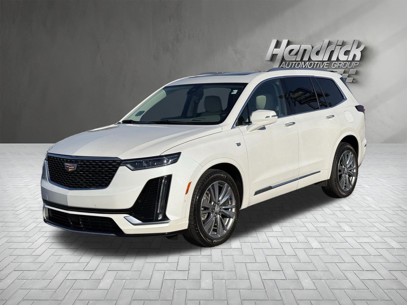 Used 2025 Cadillac XT6 Premium Luxury w/ Technology Package FWD image 5