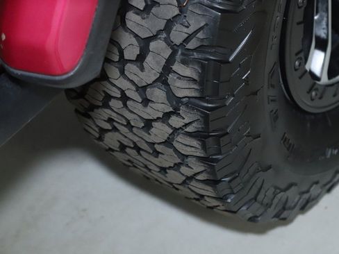Used 2024 Jeep Wrangler Unlimited Rubicon AWD/4WD image 36