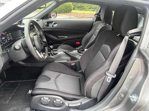 Certified 2024 Nissan Z Performance w/ Floor Mat Package RWD image 11