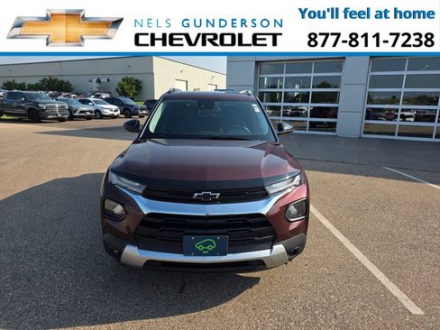 Used 2022 Chevrolet TrailBlazer LT w/ Convenience Package AWD/4WD image 2