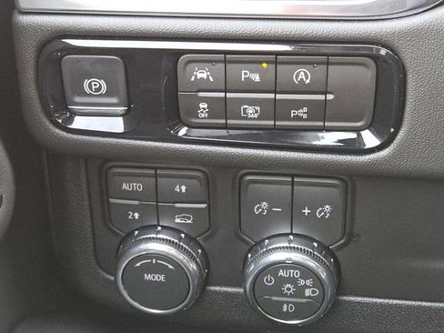 New 2026 GMC Yukon XL Denali w/ Sun & Power Step Package AWD/4WD image 14