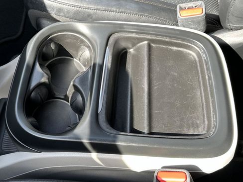 Used 2019 Chrysler Pacifica Touring-L FWD image 59