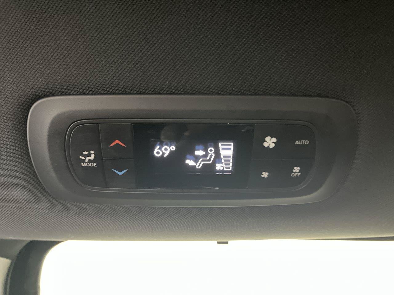 Used 2018 Chrysler Pacifica Touring Plus w/ S Appearance Package FWD image 12
