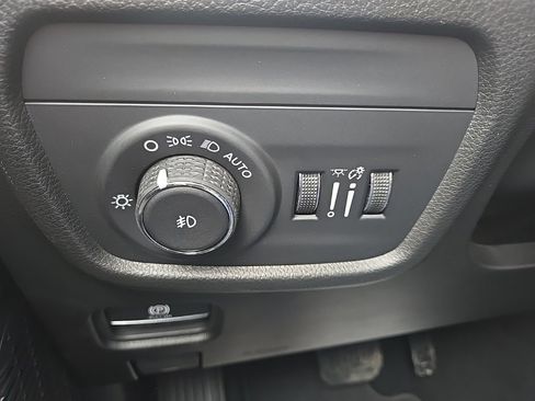 New 2025 Jeep Grand Cherokee L Limited w/ Luxury Tech Group II image 45