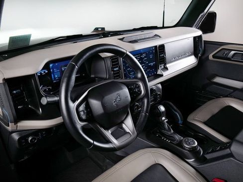 Used 2023 Ford Bronco Wildtrak AWD/4WD image 23