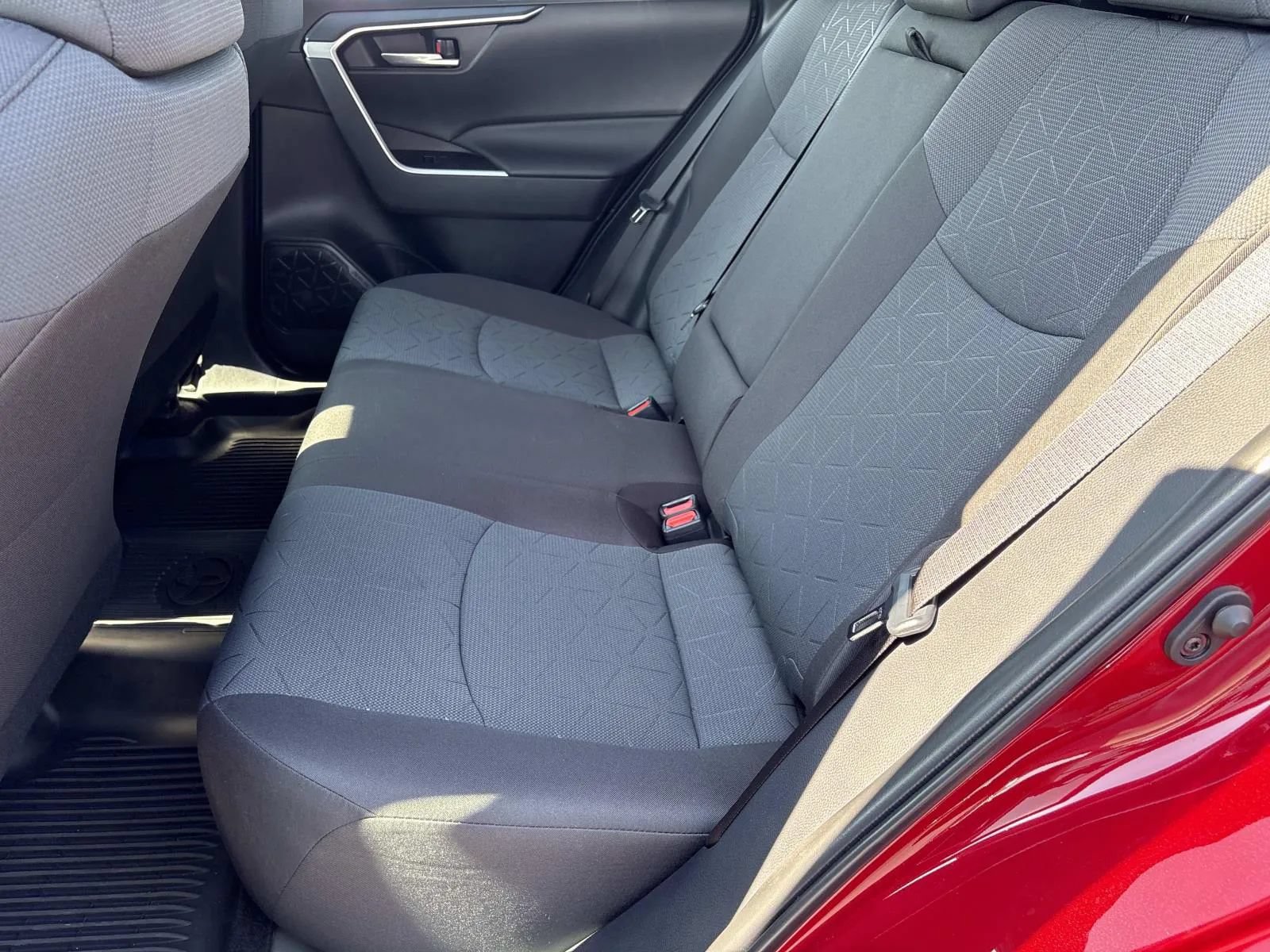 Used 2025 Toyota RAV4 XLE w/ Convenience Package AWD/4WD image 20
