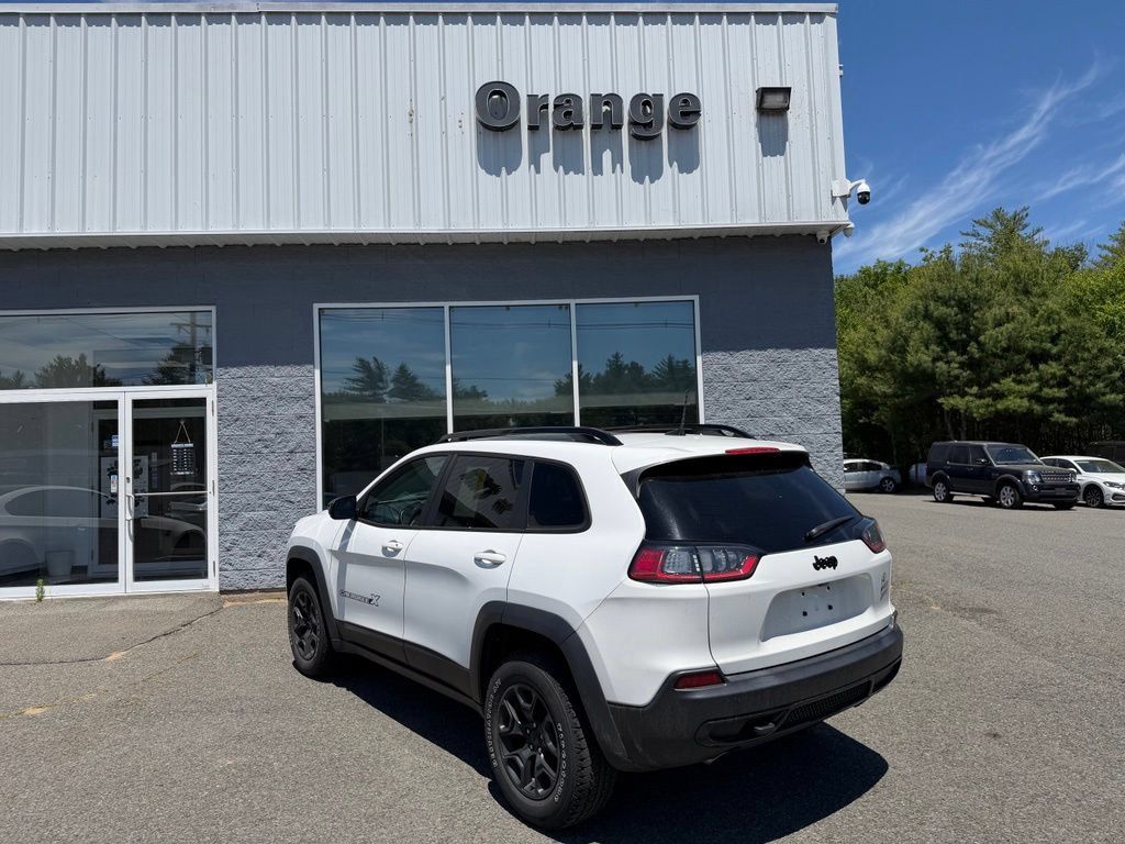 Used 2022 Jeep Cherokee Latitude w/ Sun & Sound Group AWD/4WD image 4