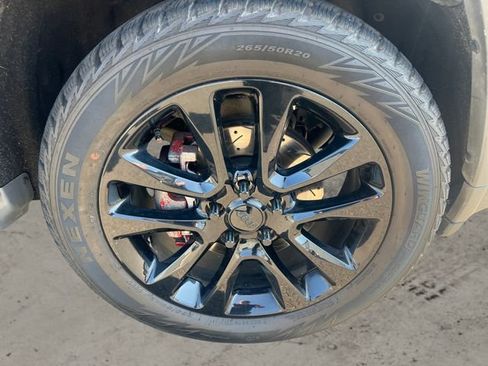 Used 2019 Jeep Grand Cherokee Altitude AWD/4WD image 9