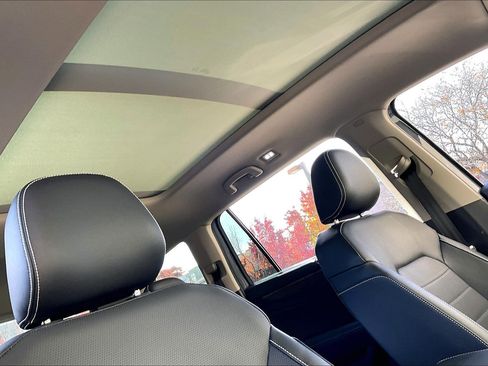 Certified 2025 Volkswagen Atlas SEL image 29