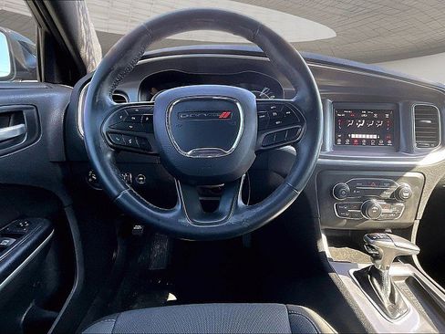 Used 2020 Dodge Charger SXT image 5