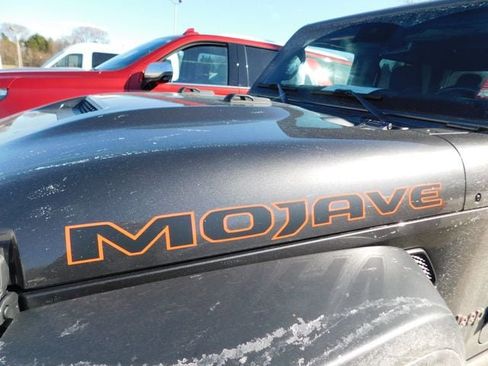 Used 2024 Jeep Gladiator Mojave w/ Technology Group image 5