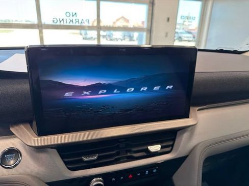 Used 2025 Ford Explorer Active w/ Active Comfort Package AWD/4WD image 26