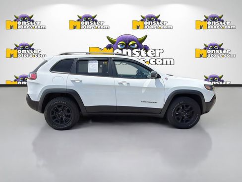 Used 2020 Jeep Cherokee Trailhawk w/ Cold Weather Group AWD/4WD image 4