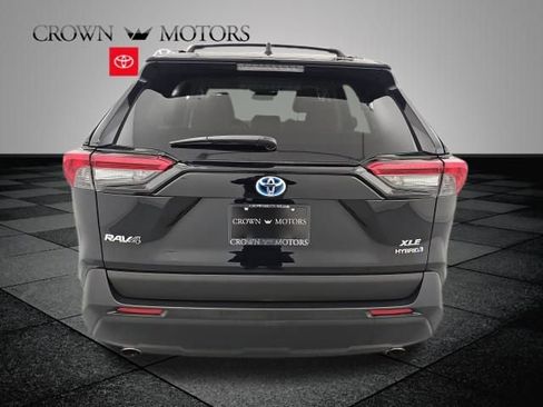 Used 2019 Toyota RAV4 XLE w/ Convenience Package image 5