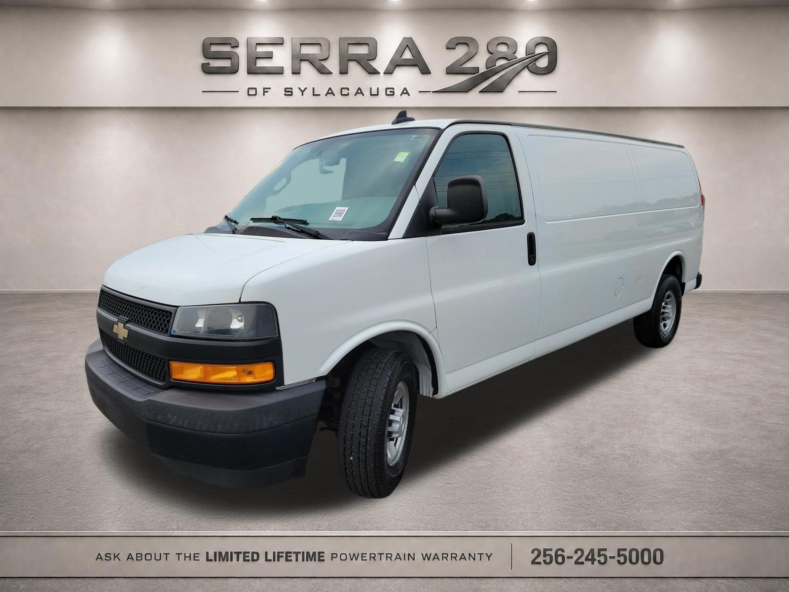 Used 2018 Chevrolet Express 2500 Extended RWD image 3