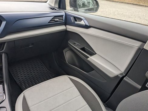 New 2024 Volkswagen Taos SE image 16