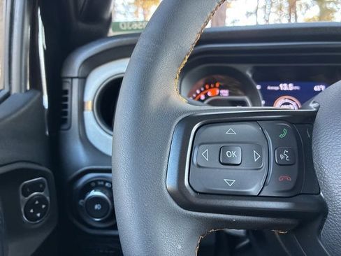 Used 2024 Jeep Wrangler Sport S image 28