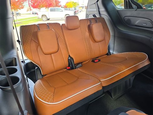 New 2026 Chrysler Pacifica Pinnacle w/ Trailer Tow Group image 12